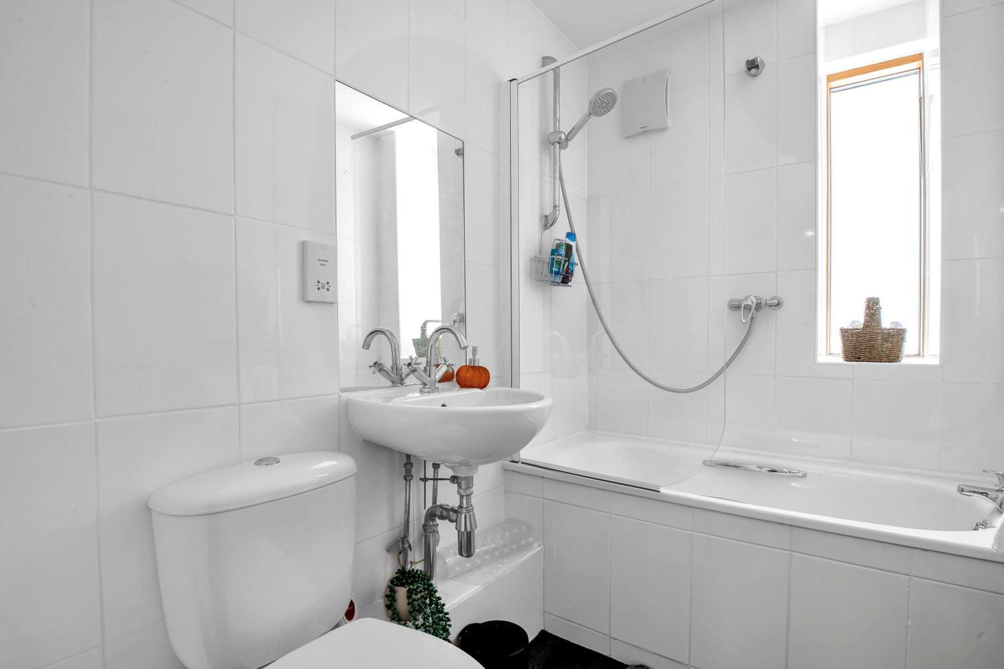 Luxury Waterfront Property With Free Parking Coventry Extérieur photo