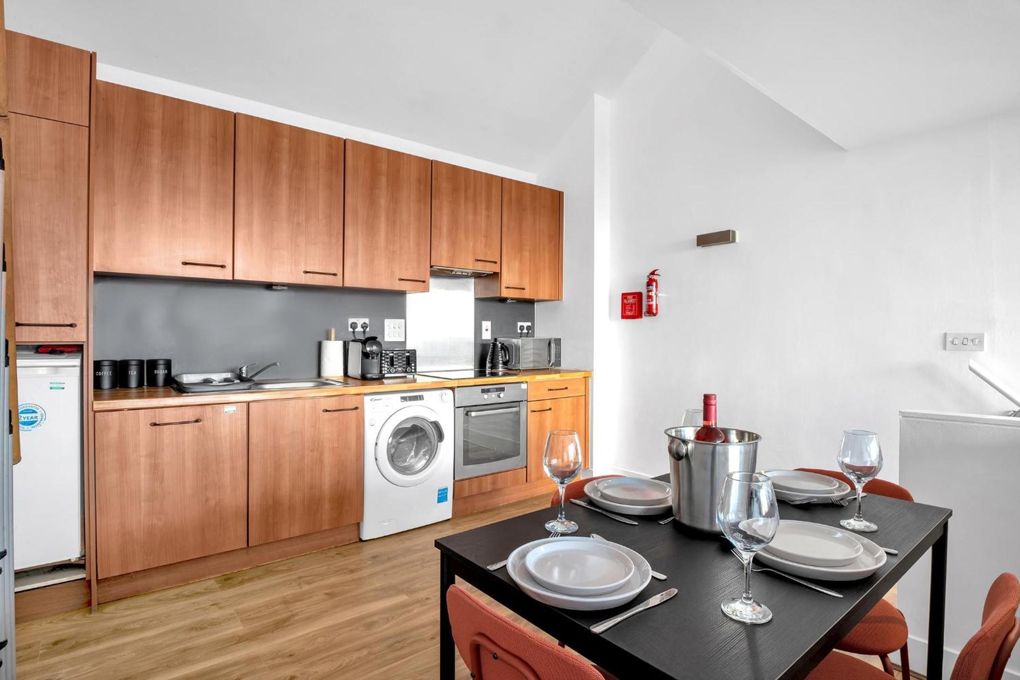 Luxury Waterfront Property With Free Parking Coventry Extérieur photo