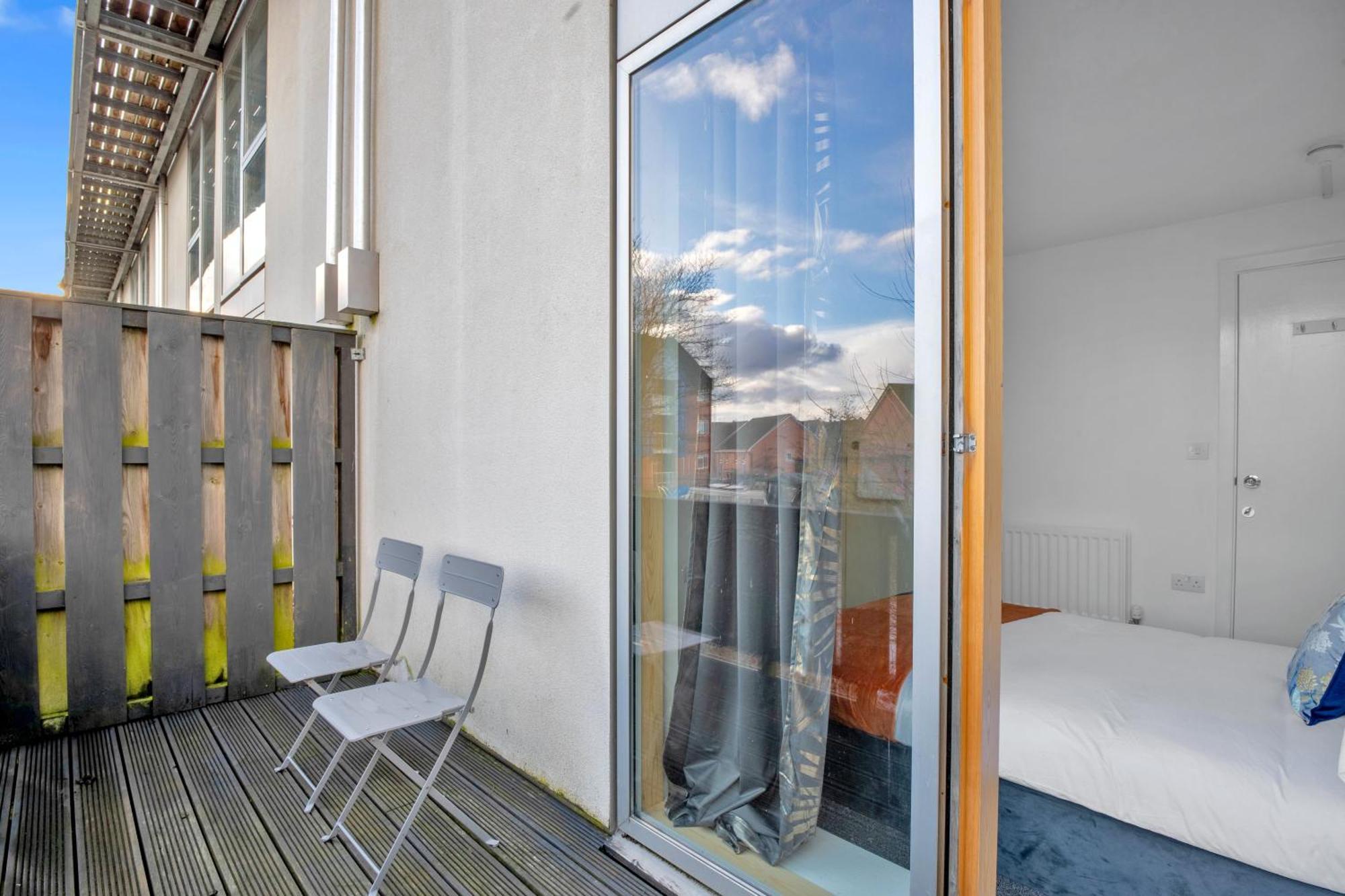 Luxury Waterfront Property With Free Parking Coventry Extérieur photo